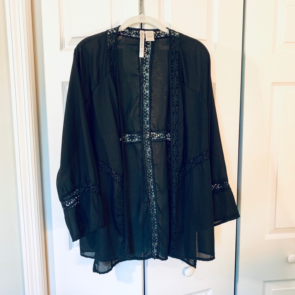 Forgotten Grace black short kimono